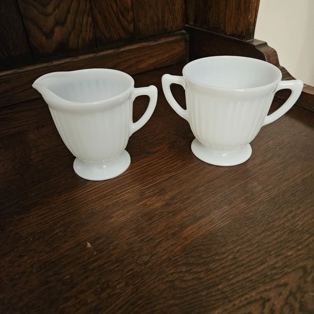Vintage White Opaque Translucent milk glass cream and sugar. - Picture 5 of 11